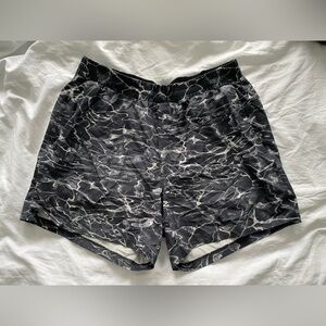 men’s lululemon channel cross swim short 5”